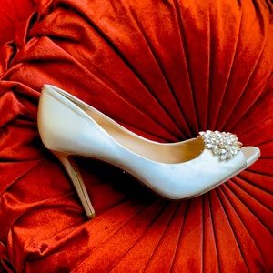 Badgley Mischka size 6.5